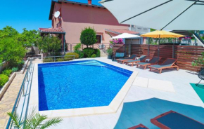 4 Bedroom Nice Home In Sibenik